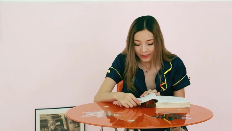 跳蛋阅读第二期美女嘉宾英子读冰心《小桔灯》