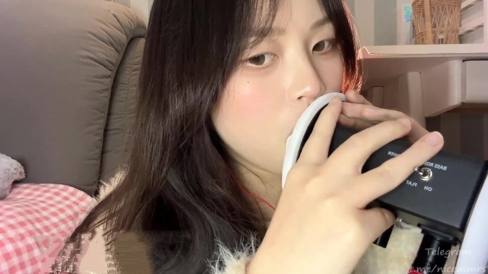 椰椰拿铁爱发电ASMR舔耳三部 (1)